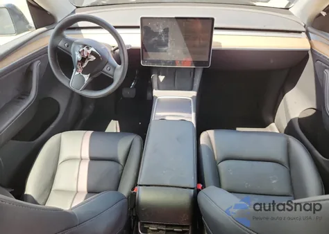 2024 Tesla Model Y из США, поврежденный, VIN 7SAYGDEE1RA246287